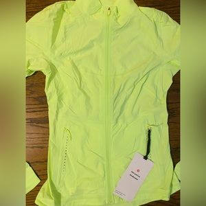 NWT Lululemon Fast and Free Windbreaker, size 4